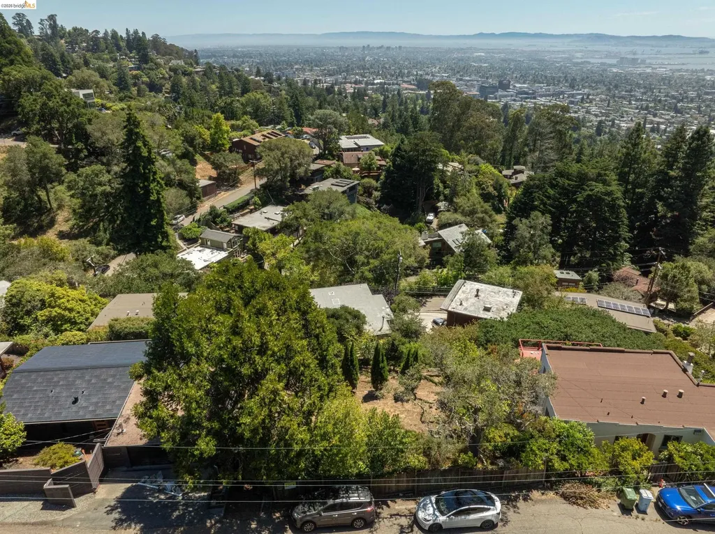 1072 Sterling Avenue Berkeley CA 94708