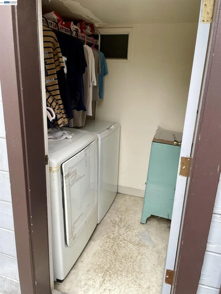 2517 Webb Avenue Alameda CA 94501