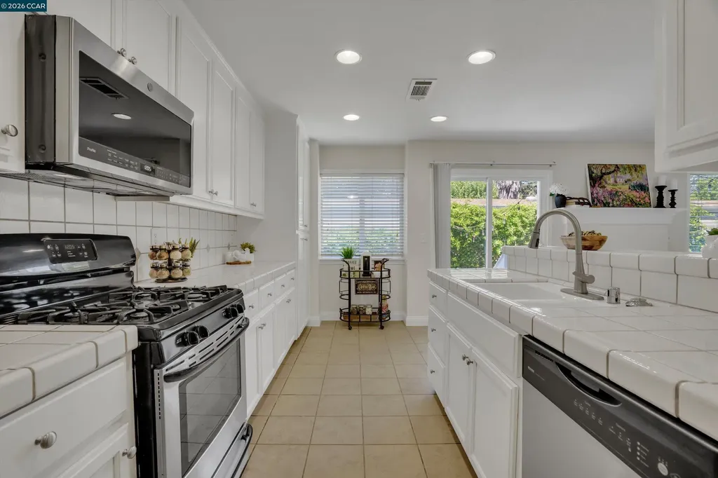 3190 Castro Street Martinez CA 94553