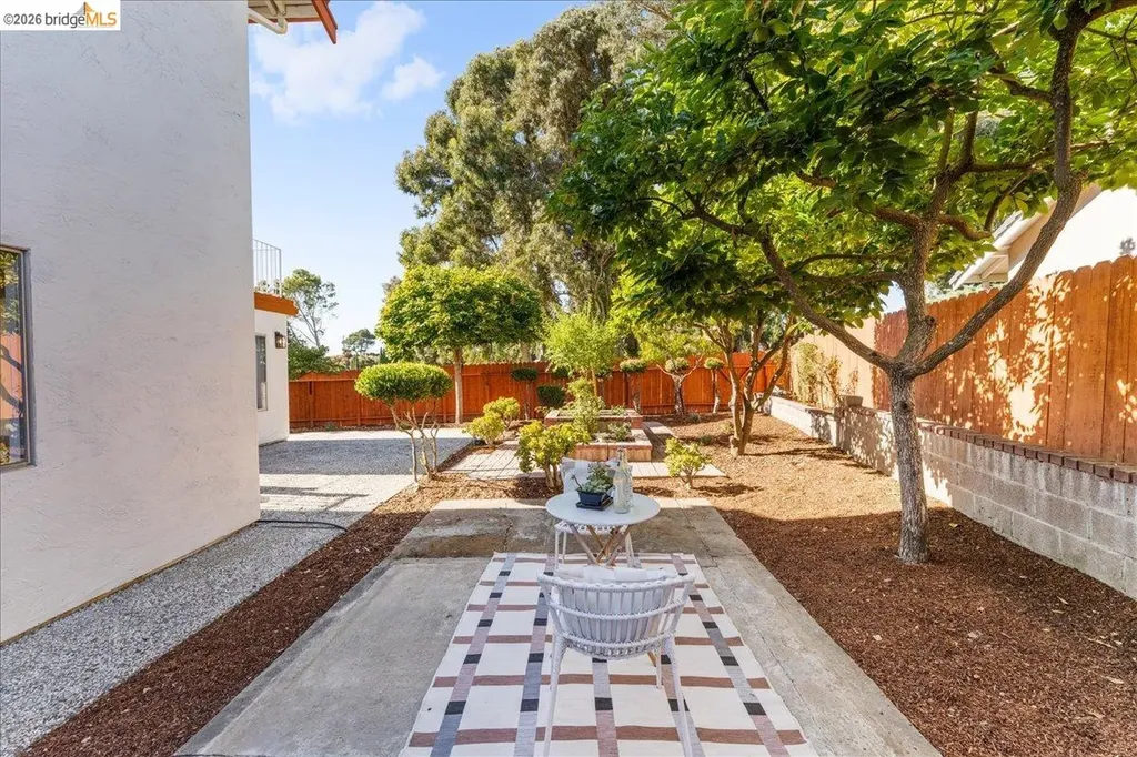 858 Coral Ridge Circle Rodeo CA 94572