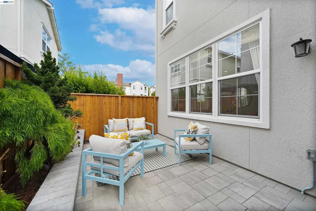 37592 Sea Bank Street Newark CA 94560