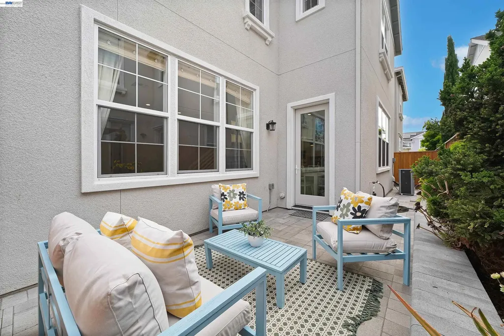 37592 Sea Bank Street Newark CA 94560