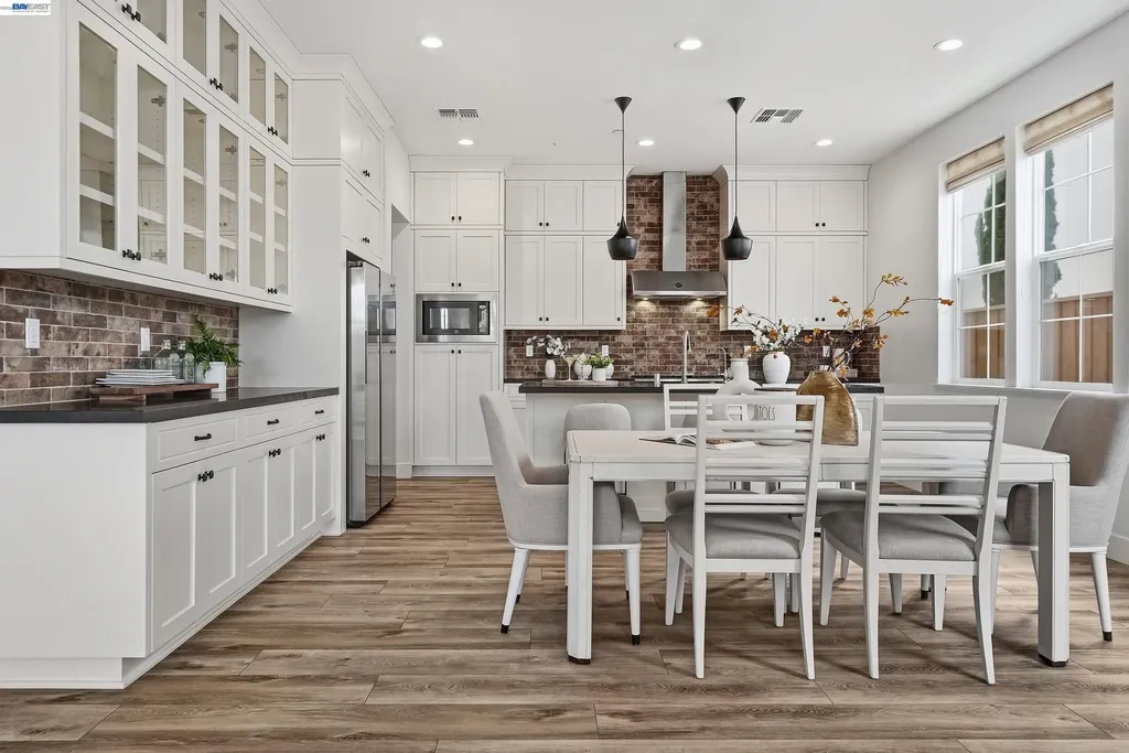37592 Sea Bank Street Newark CA 94560