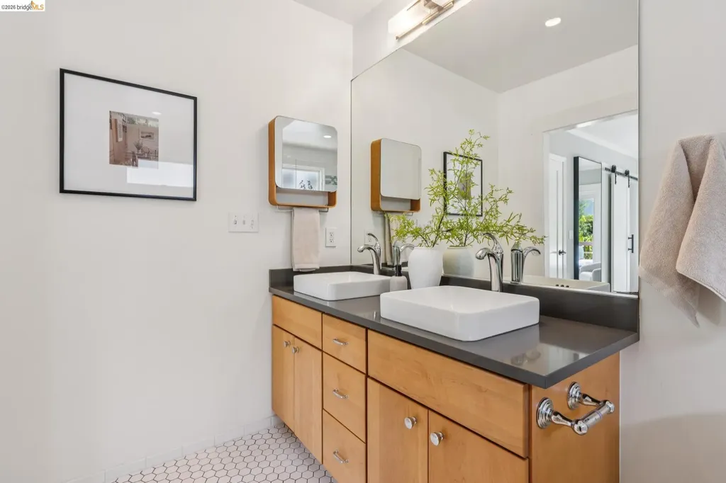 4630 Edgewood Avenue Oakland CA 94602