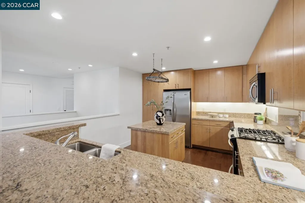 438 Grand Avenue Oakland CA 94612