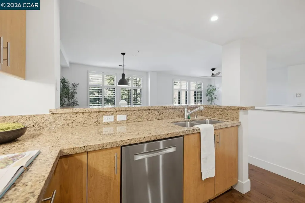438 Grand Avenue Oakland CA 94612