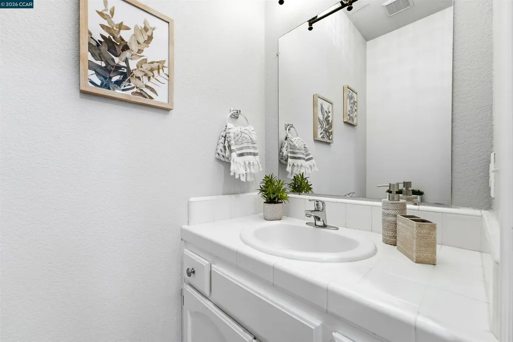 6 Moss Court Napa CA 94558