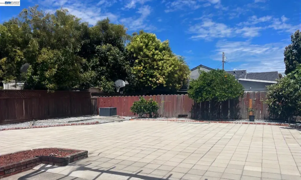 973 Phillips Way Hayward CA 94541