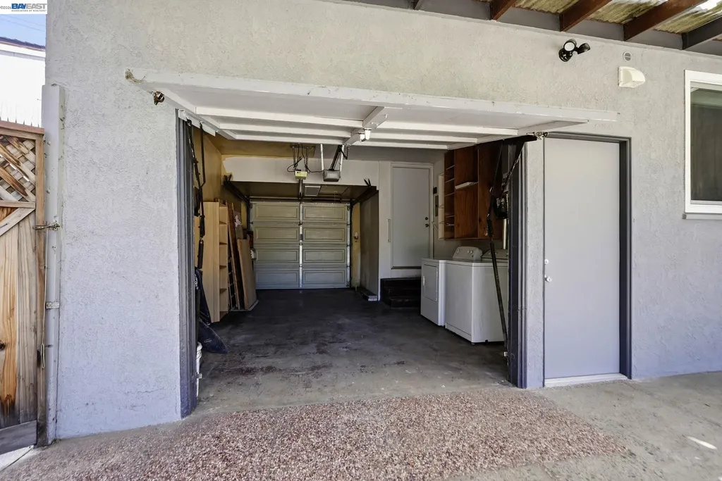 973 Phillips Way Hayward CA 94541