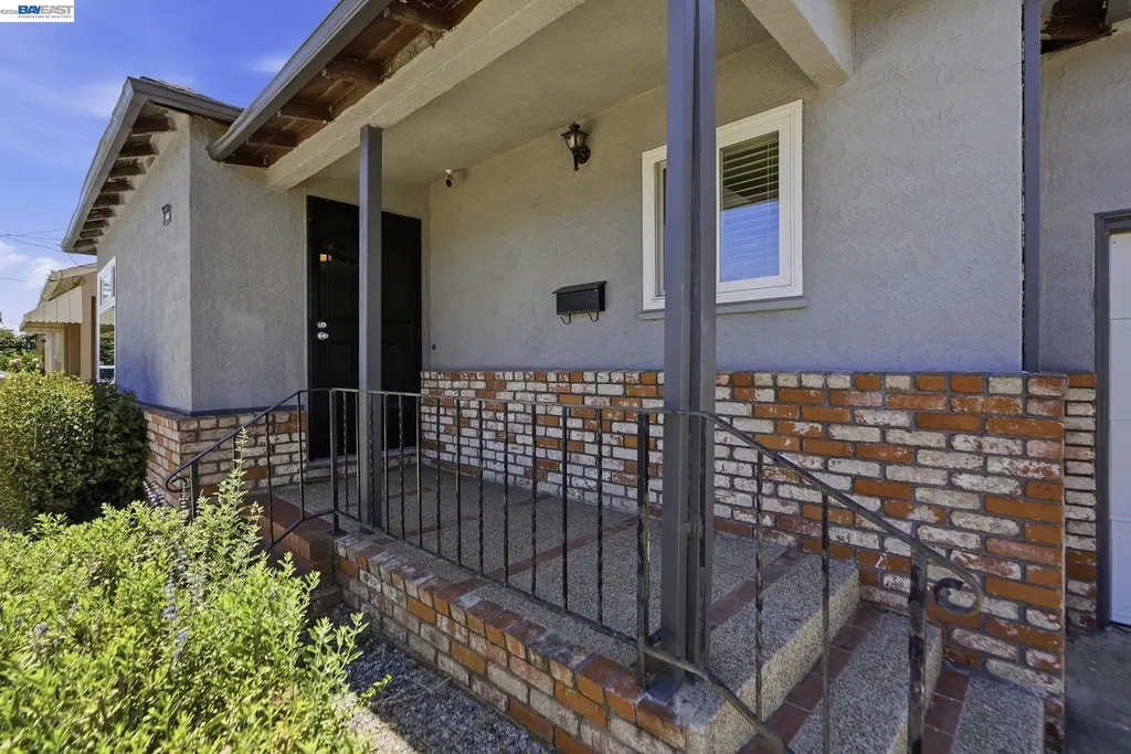 973 Phillips Way Hayward CA 94541