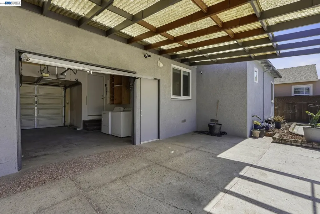 973 Phillips Way Hayward CA 94541