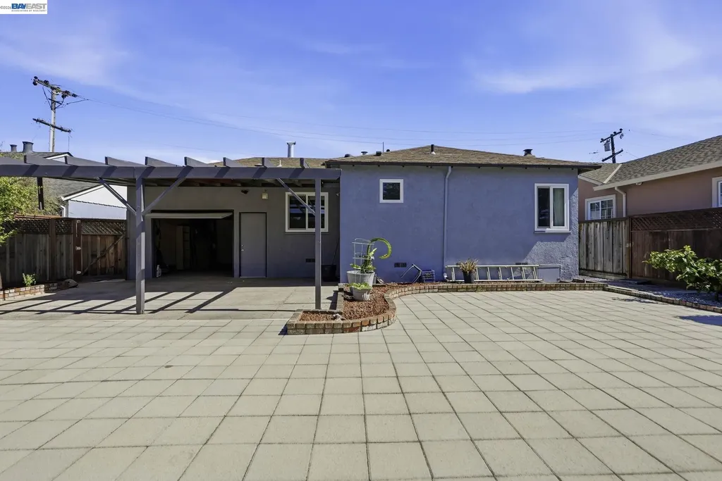 973 Phillips Way Hayward CA 94541