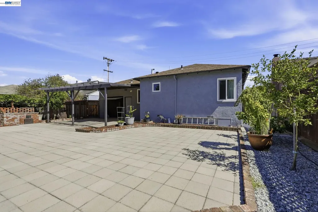 973 Phillips Way Hayward CA 94541