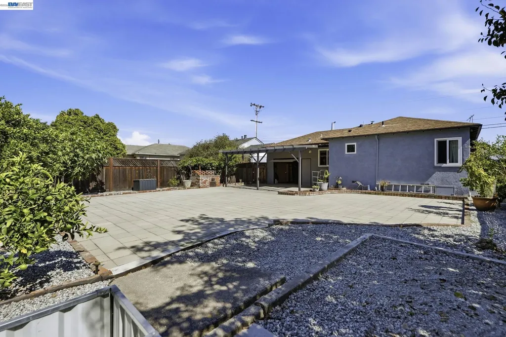 973 Phillips Way Hayward CA 94541