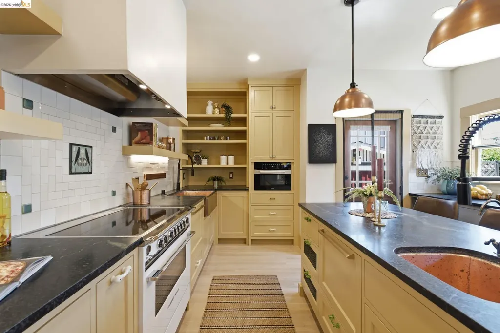 1504 Verdi Street Alameda CA 94501