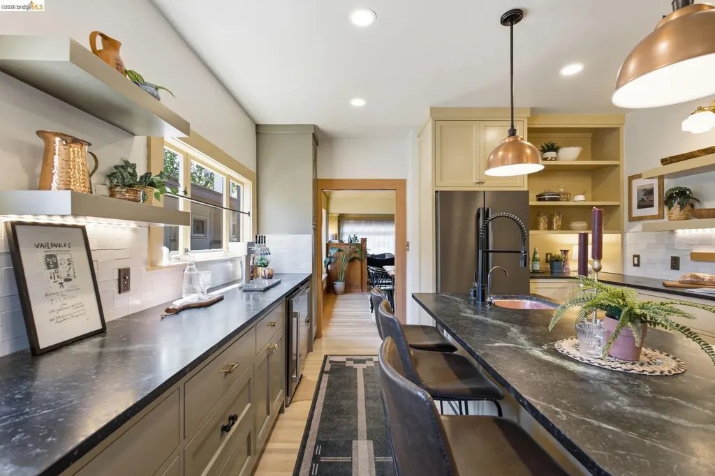 1504 Verdi Street Alameda CA 94501