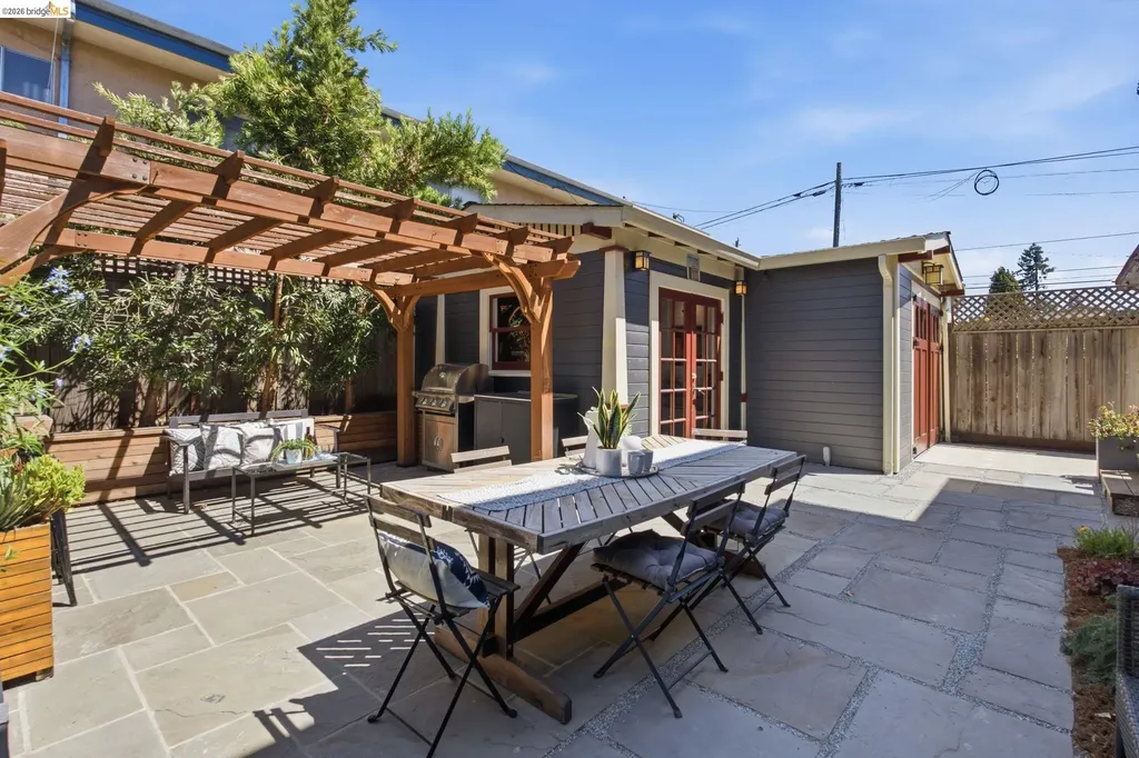 1504 Verdi Street Alameda CA 94501