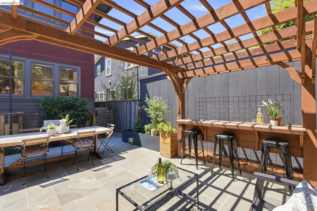 1504 Verdi Street Alameda CA 94501