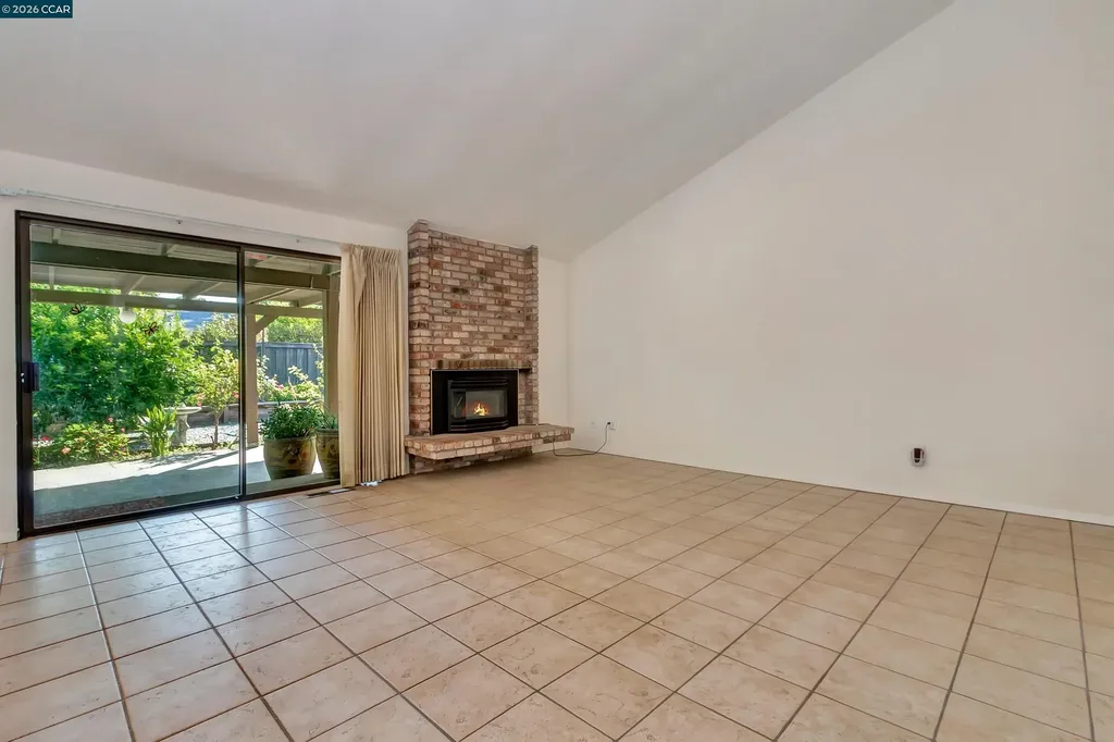 332 Downham Court Walnut Creek CA 94598
