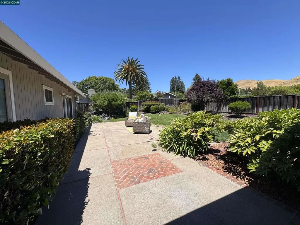 423 Deerfield Drive Moraga CA 94556
