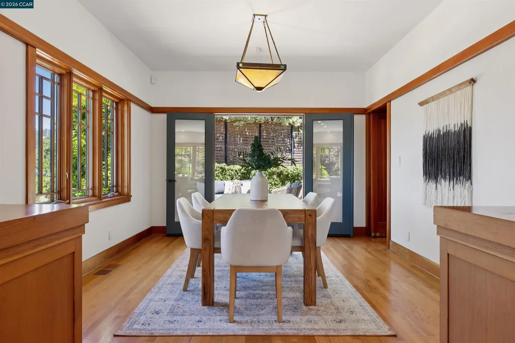 4908 Cochrane Avenue Oakland CA 94618