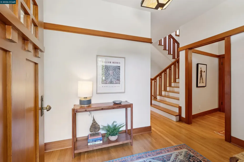 4908 Cochrane Avenue Oakland CA 94618