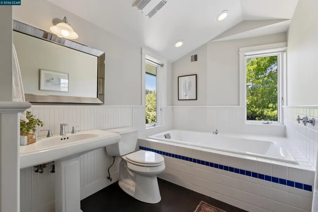 4908 Cochrane Avenue Oakland CA 94618