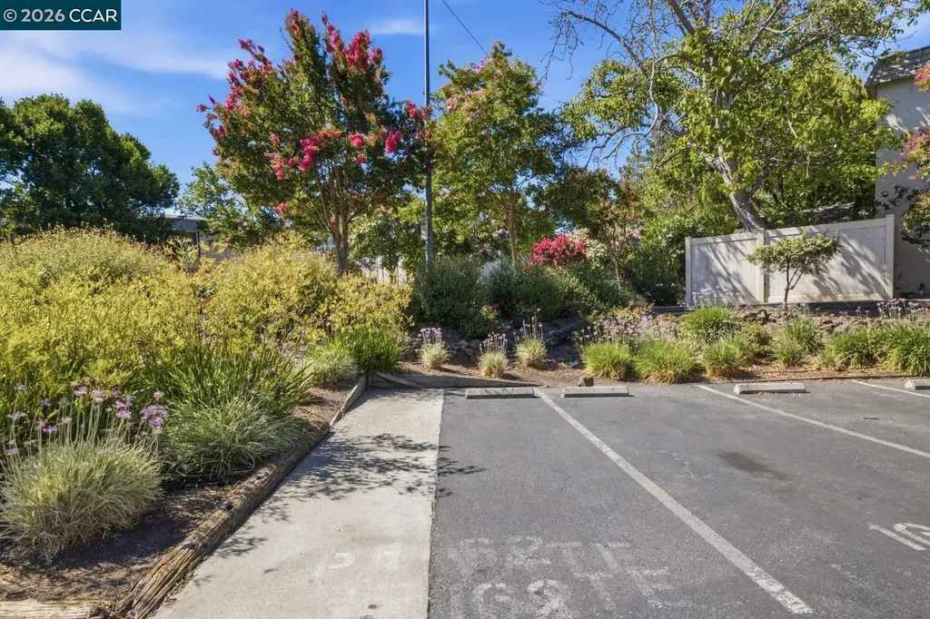 2037 Sierra Road Concord CA 94518