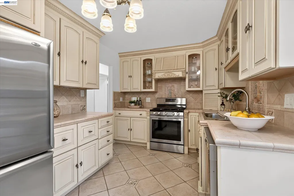 1154 Avon Avenue San Leandro CA 94579