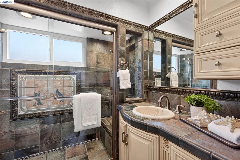 1154 Avon Avenue San Leandro CA 94579