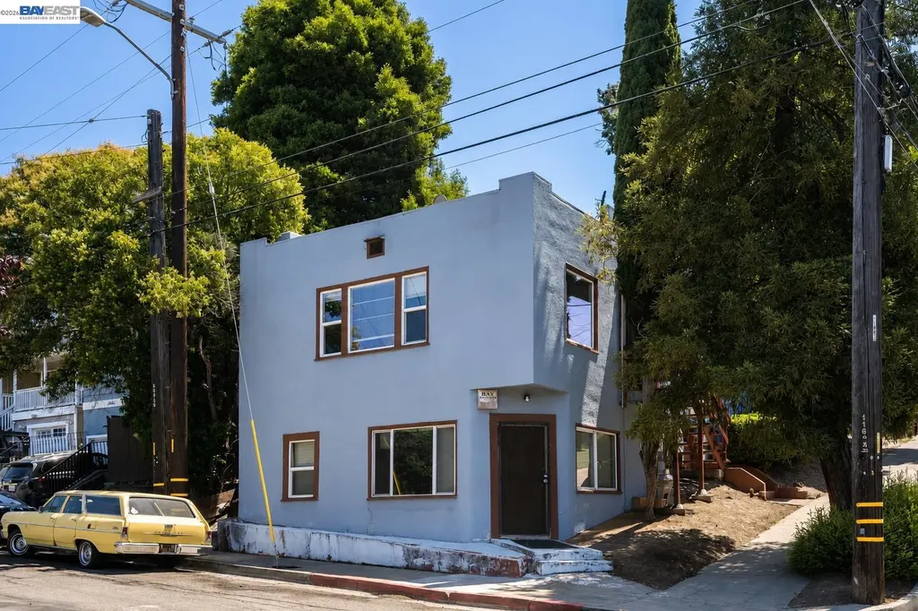 4500 San Carlos Avenue Oakland CA 94601