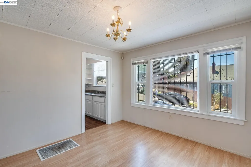 4500 San Carlos Avenue Oakland CA 94601