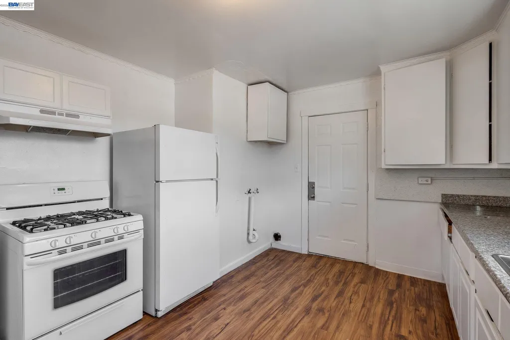 4500 San Carlos Avenue Oakland CA 94601