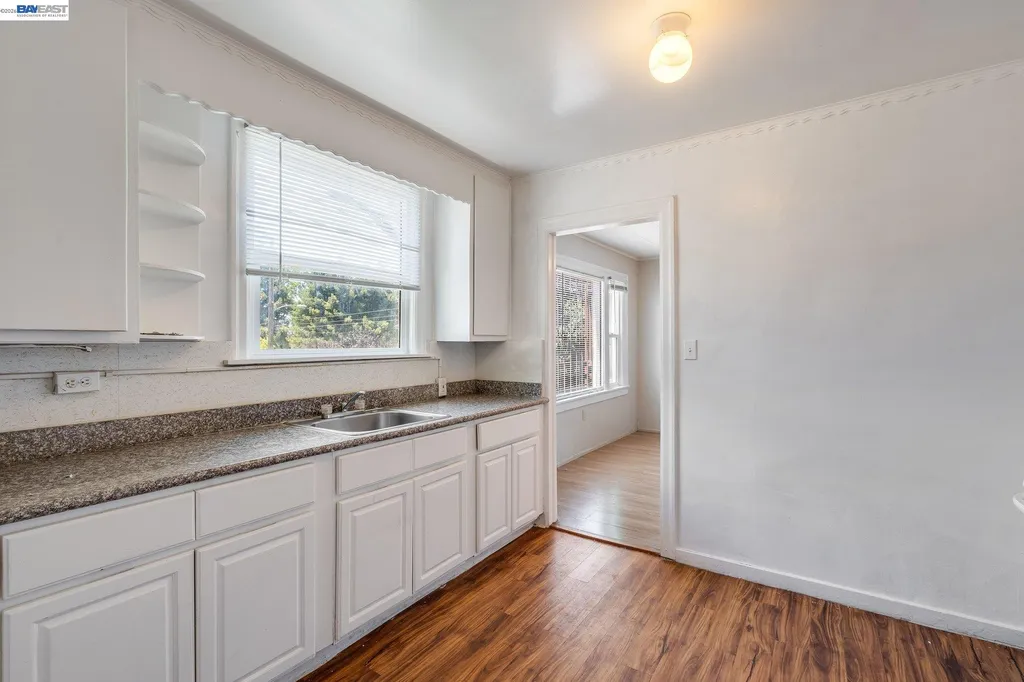 4500 San Carlos Avenue Oakland CA 94601