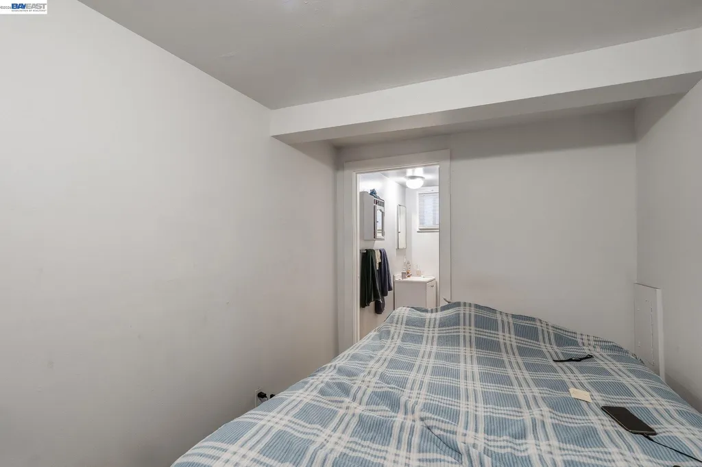 4500 San Carlos Avenue Oakland CA 94601