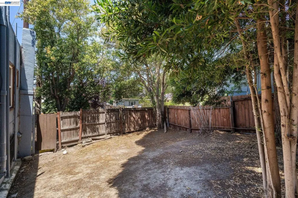 4500 San Carlos Avenue Oakland CA 94601
