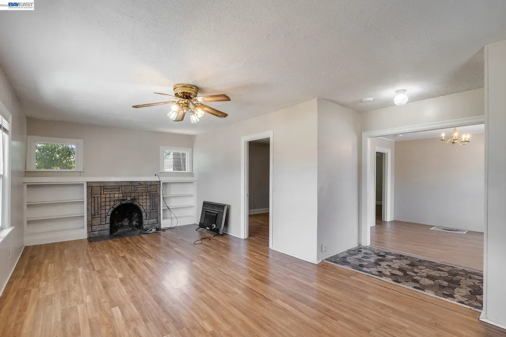 4500 San Carlos Avenue Oakland CA 94601
