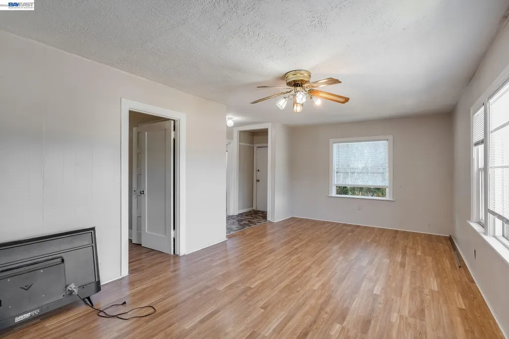4500 San Carlos Avenue Oakland CA 94601