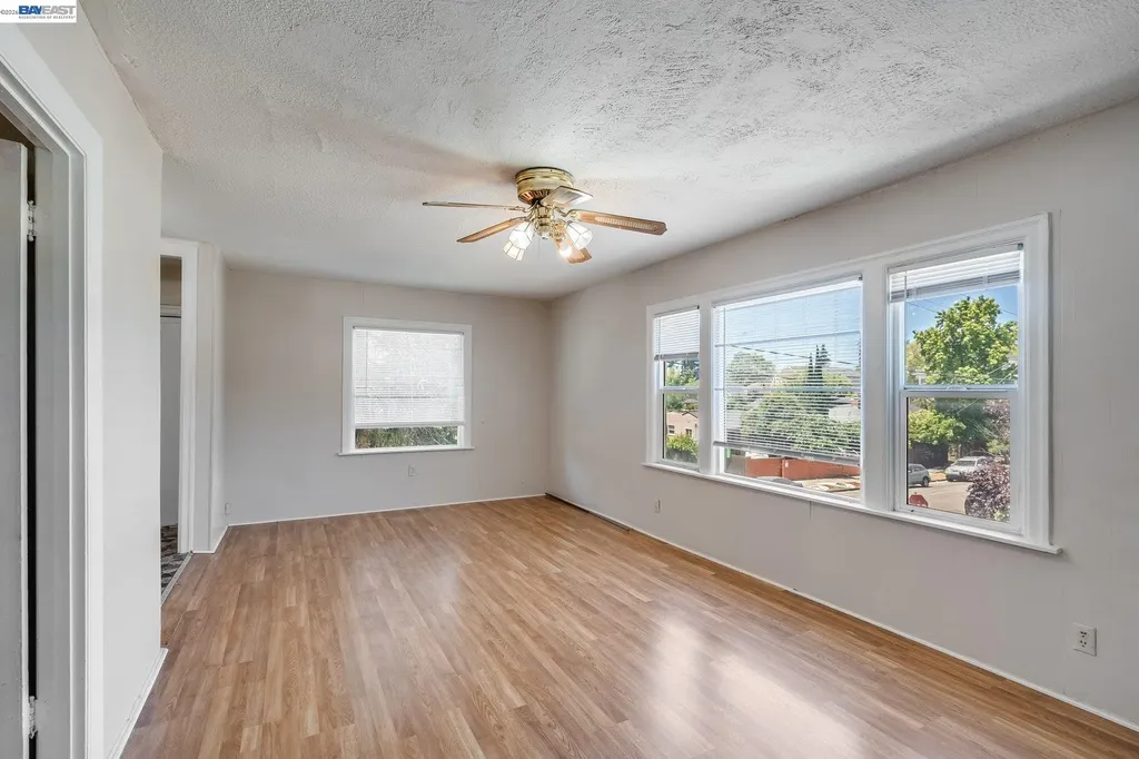 4500 San Carlos Avenue Oakland CA 94601
