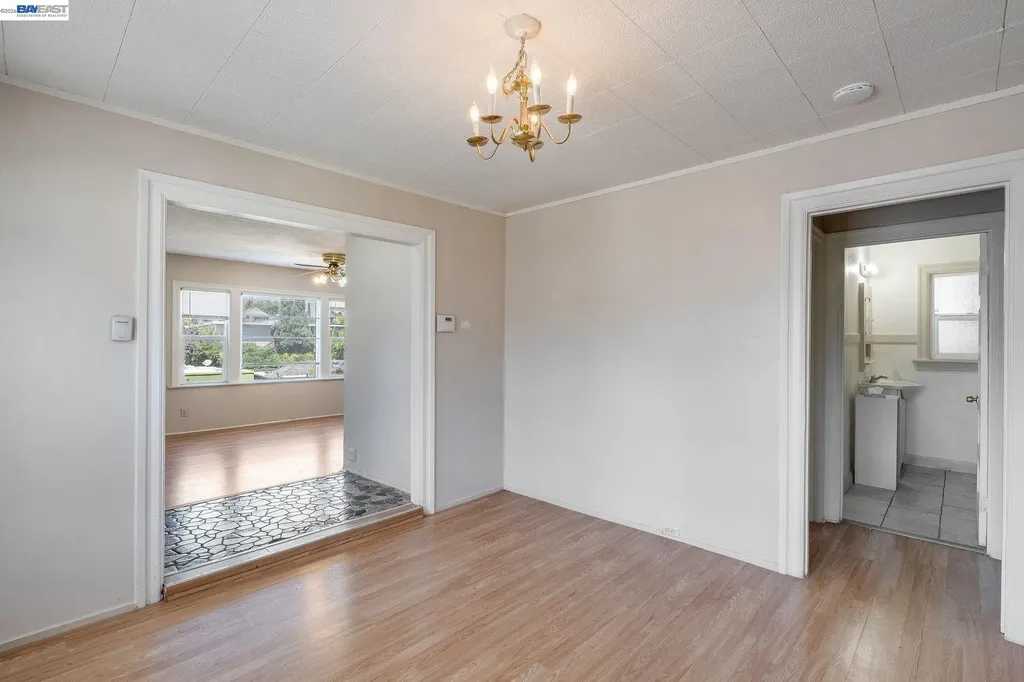 4500 San Carlos Avenue Oakland CA 94601
