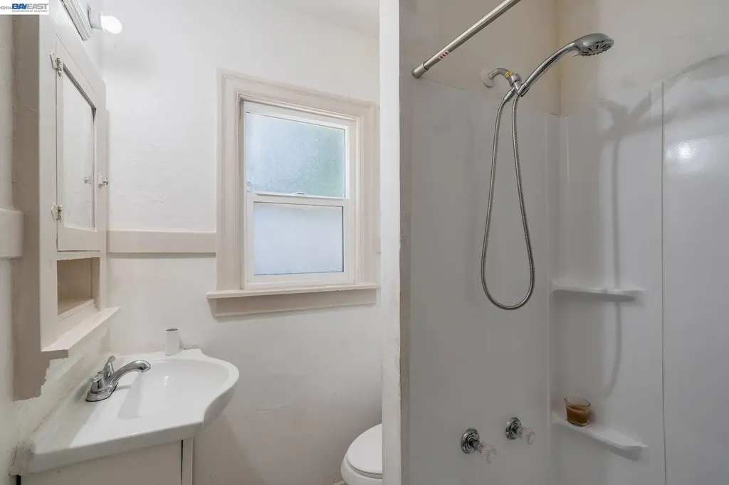 4500 San Carlos Avenue Oakland CA 94601