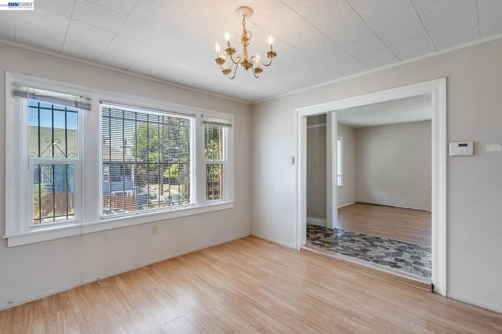 4500 San Carlos Avenue Oakland CA 94601