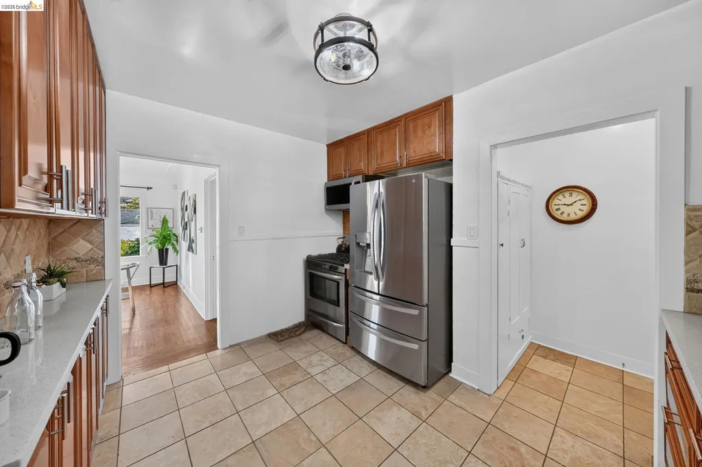 2760 Best Avenue Oakland CA 94619