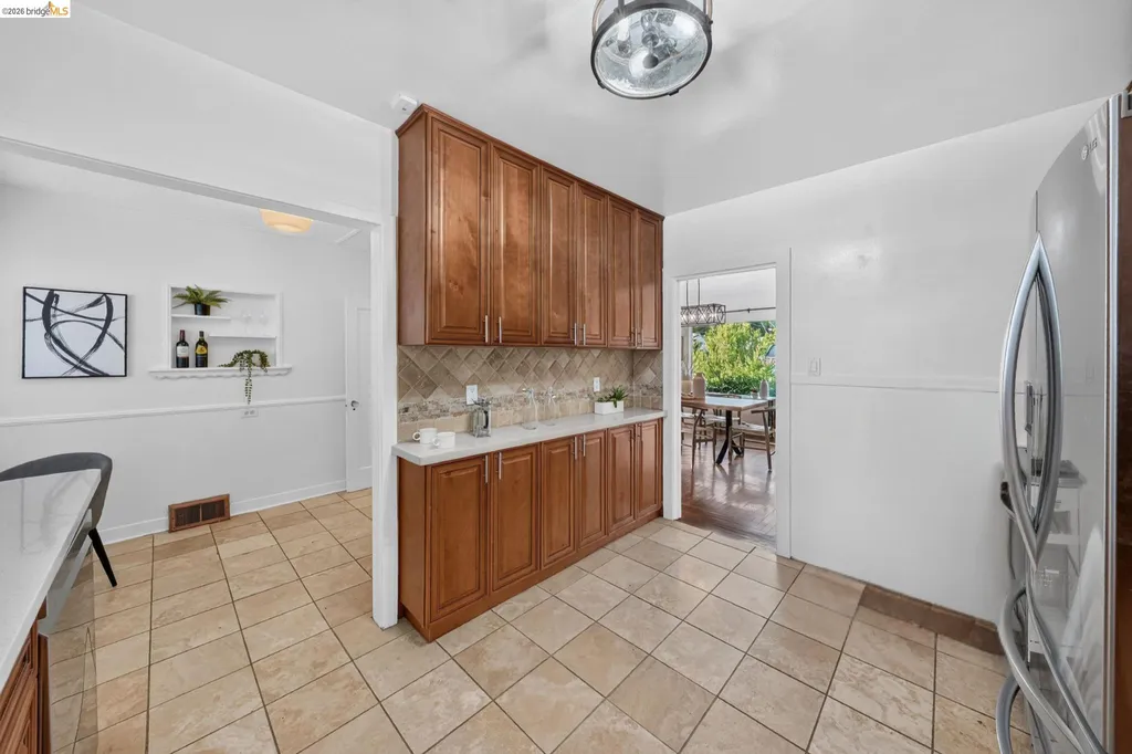 2760 Best Avenue Oakland CA 94619
