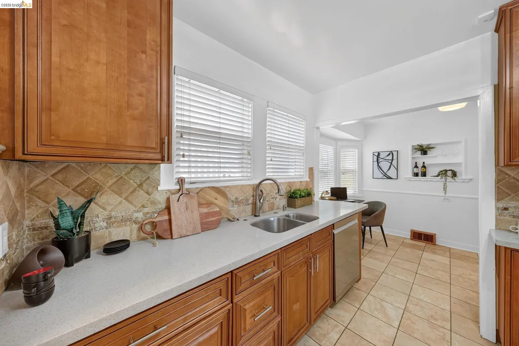 2760 Best Avenue Oakland CA 94619