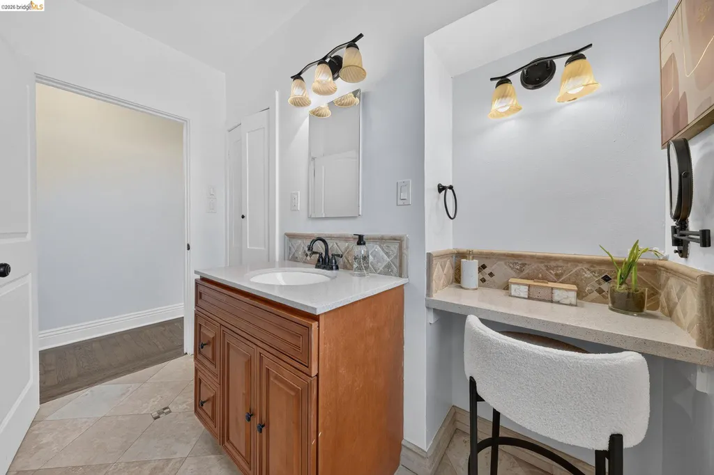 2760 Best Avenue Oakland CA 94619