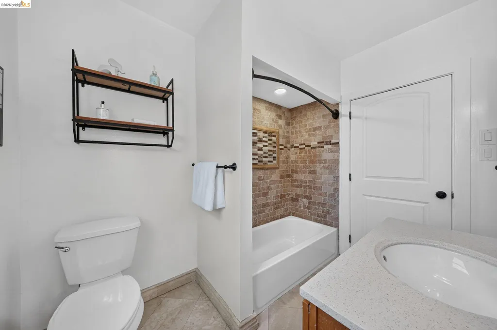 2760 Best Avenue Oakland CA 94619