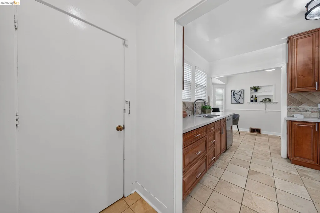 2760 Best Avenue Oakland CA 94619