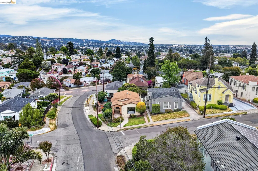 2760 Best Avenue Oakland CA 94619