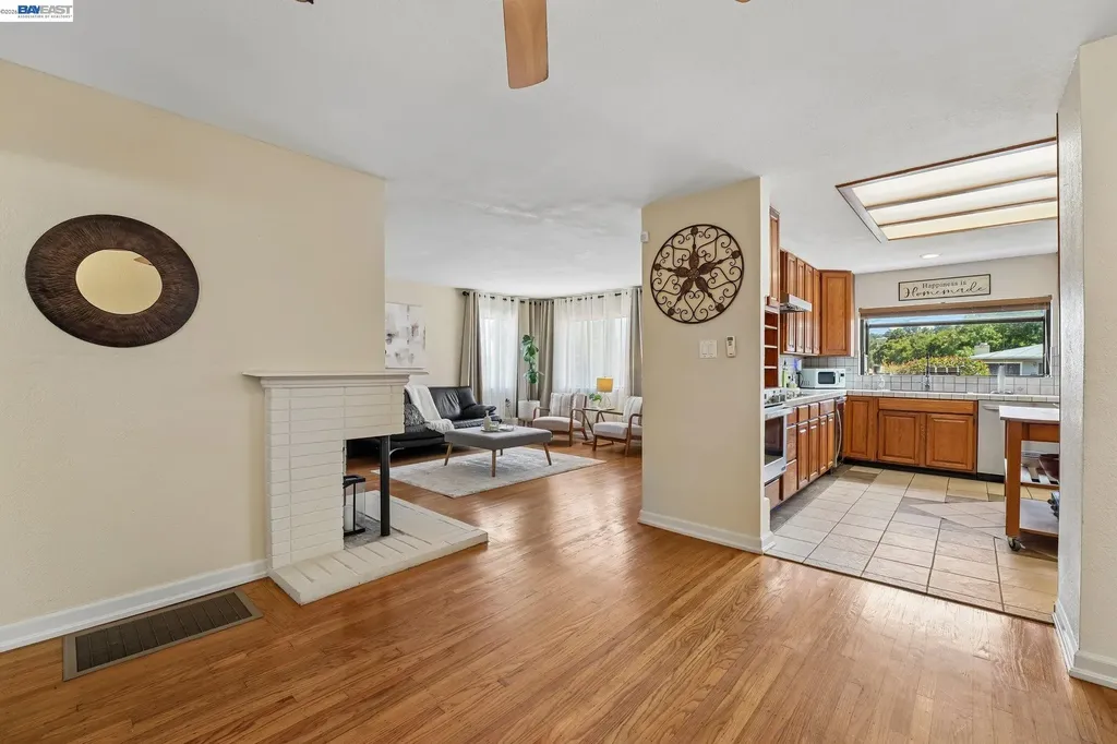 301 Joan Vista Street El Sobrante CA 94803